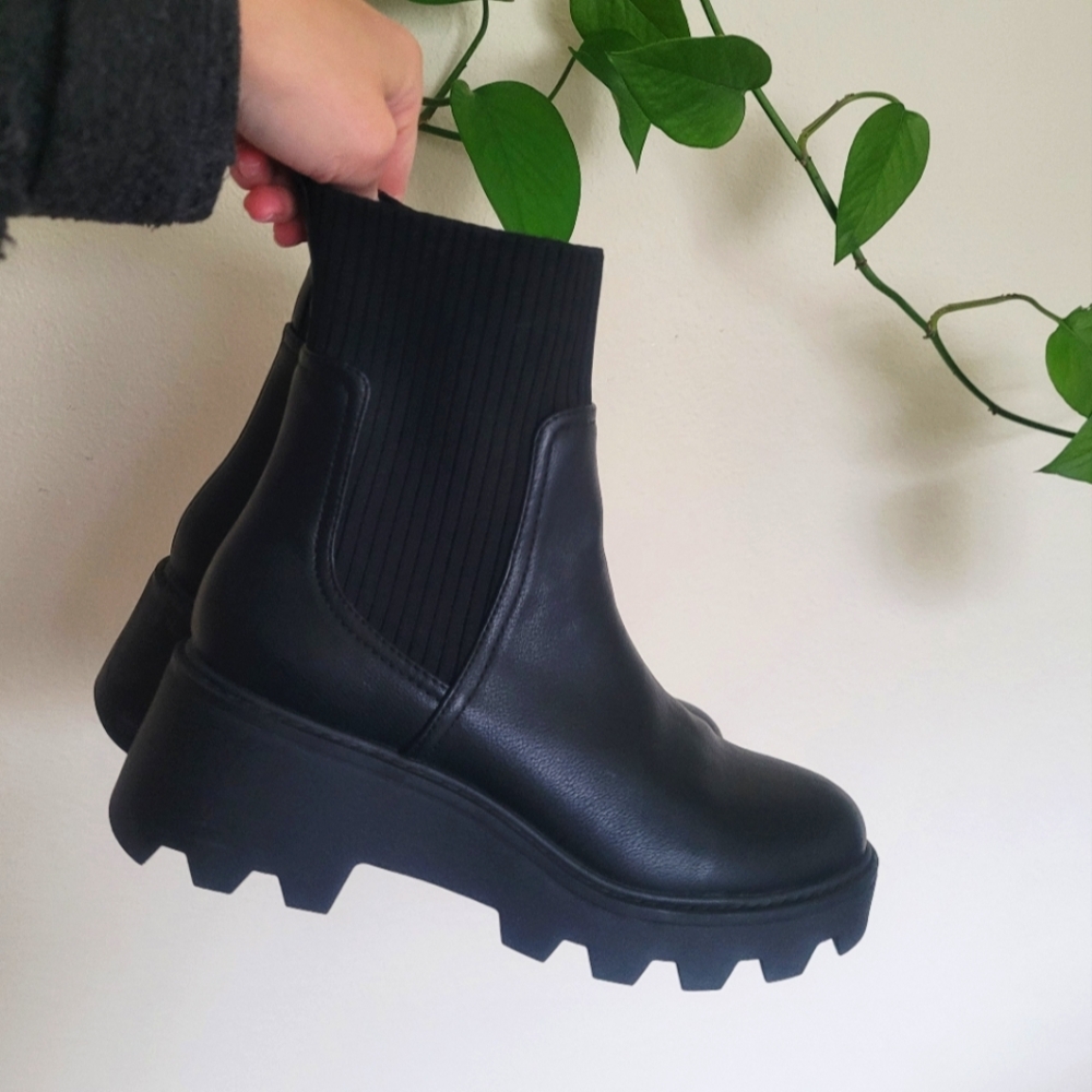 DV By Dolce Vita | Black Chunky Platform Ankle Boots